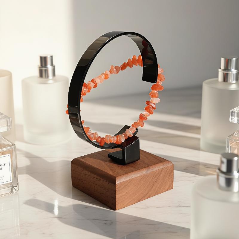 Houten C-vormige horlogehouder - Jewelry And Watches Inc recensie en prijs